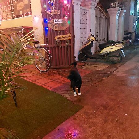 Peri Evi Hostel Phnom Penh Bassac Lane Esterno foto